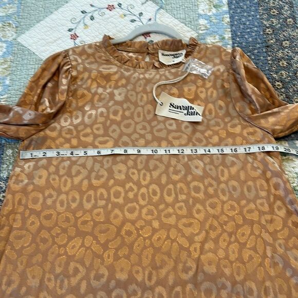 NWT Savanna Jane Satin Gold Leopard Popover Ruffle Neck Blouse Sz Medium - Picture 5 of 9